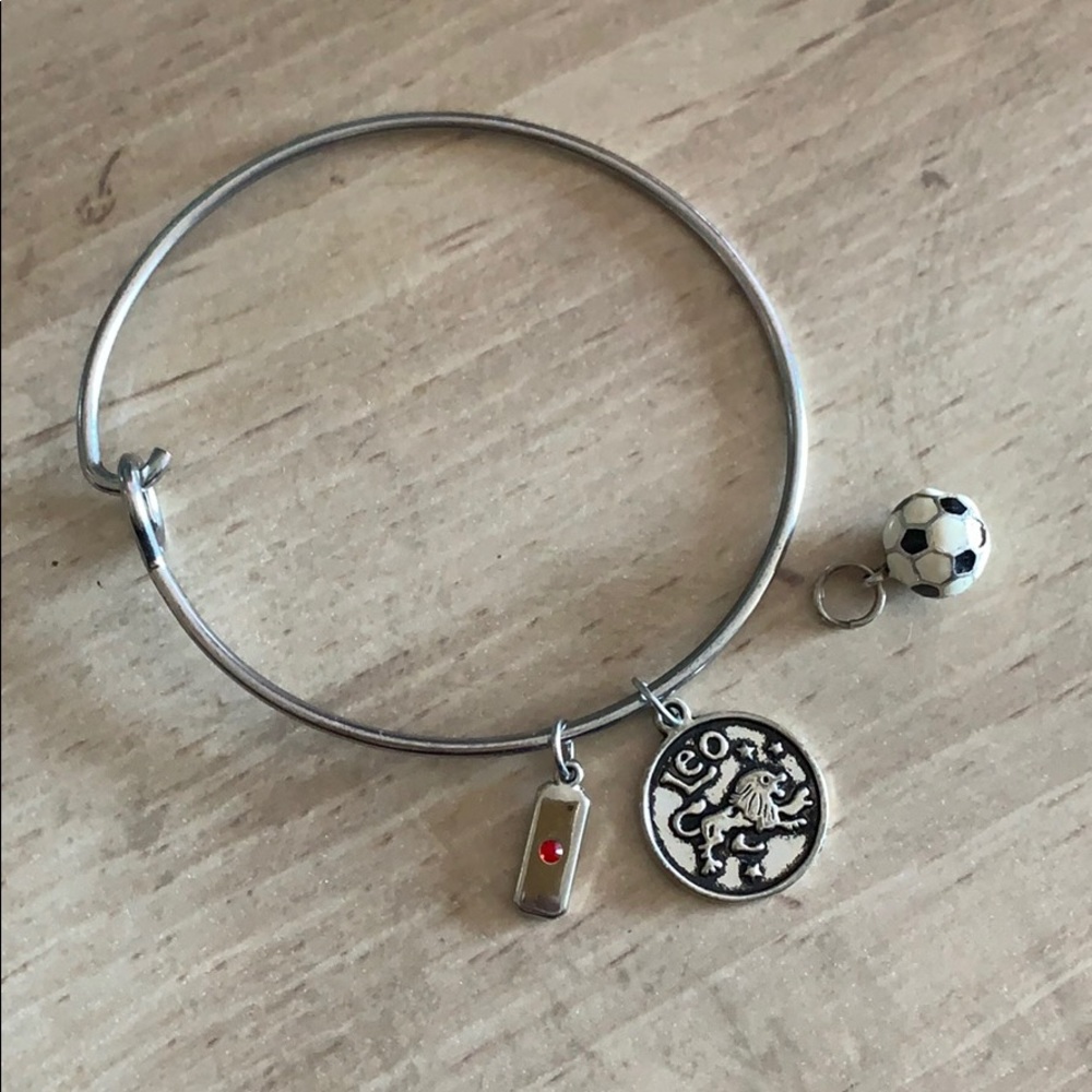 Leo Astrology Bracelet ❤️